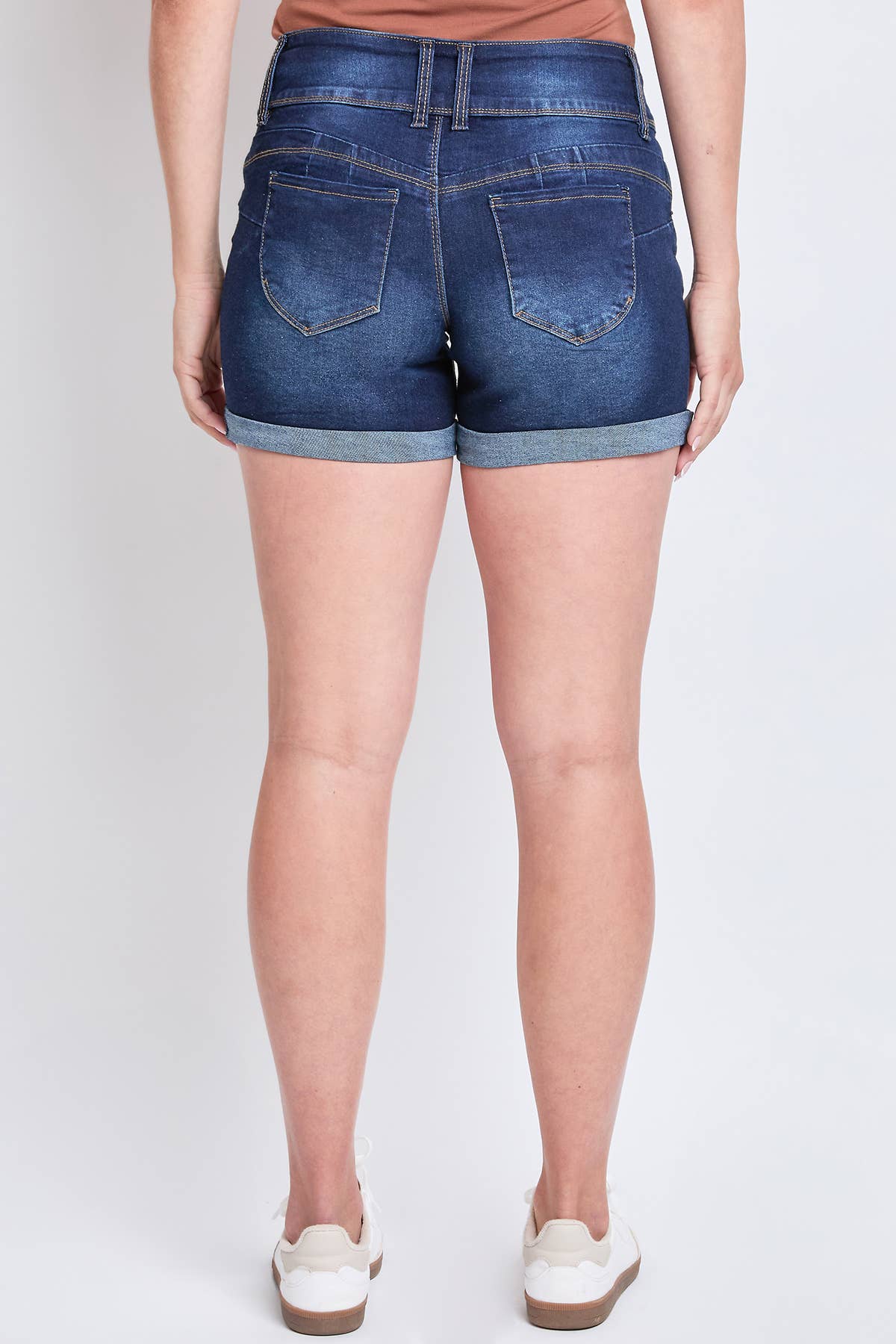Missy WannaBettaButt 3 Button Cuffed Shorts: 16 / RIPS+WHISKERS S2658