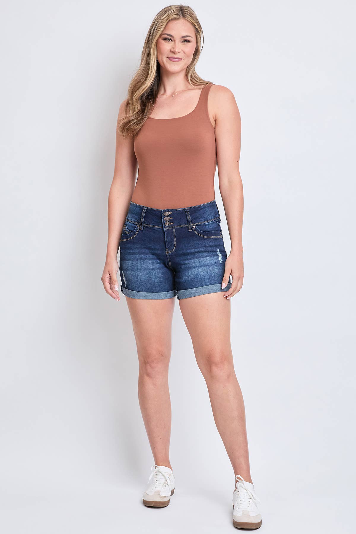 Missy WannaBettaButt 3 Button Cuffed Shorts: 16 / RIPS+WHISKERS S2658