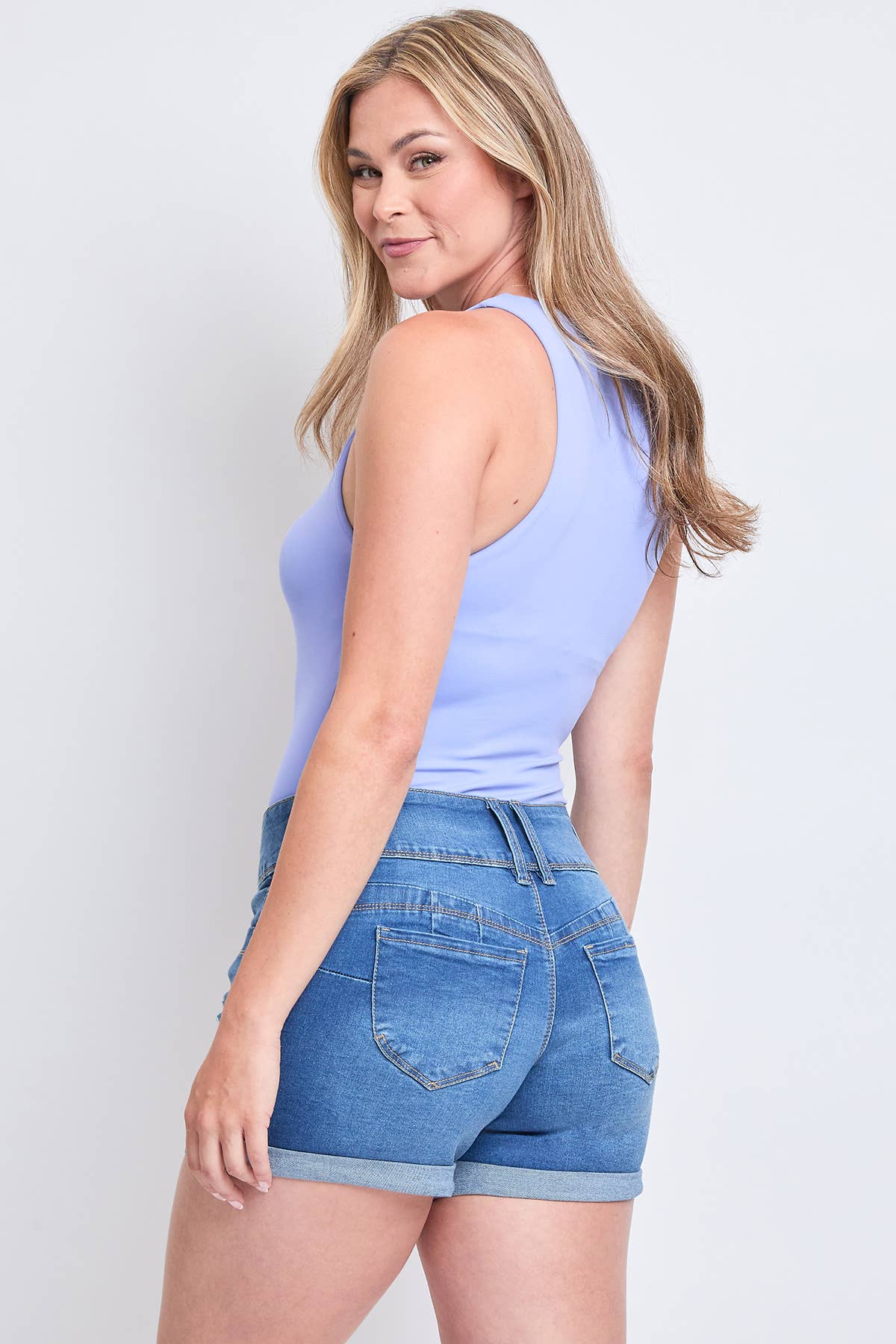Missy WannaBettaButt 3 Button Cuffed Shorts: 16 / RIPS+WHISKERS S2658