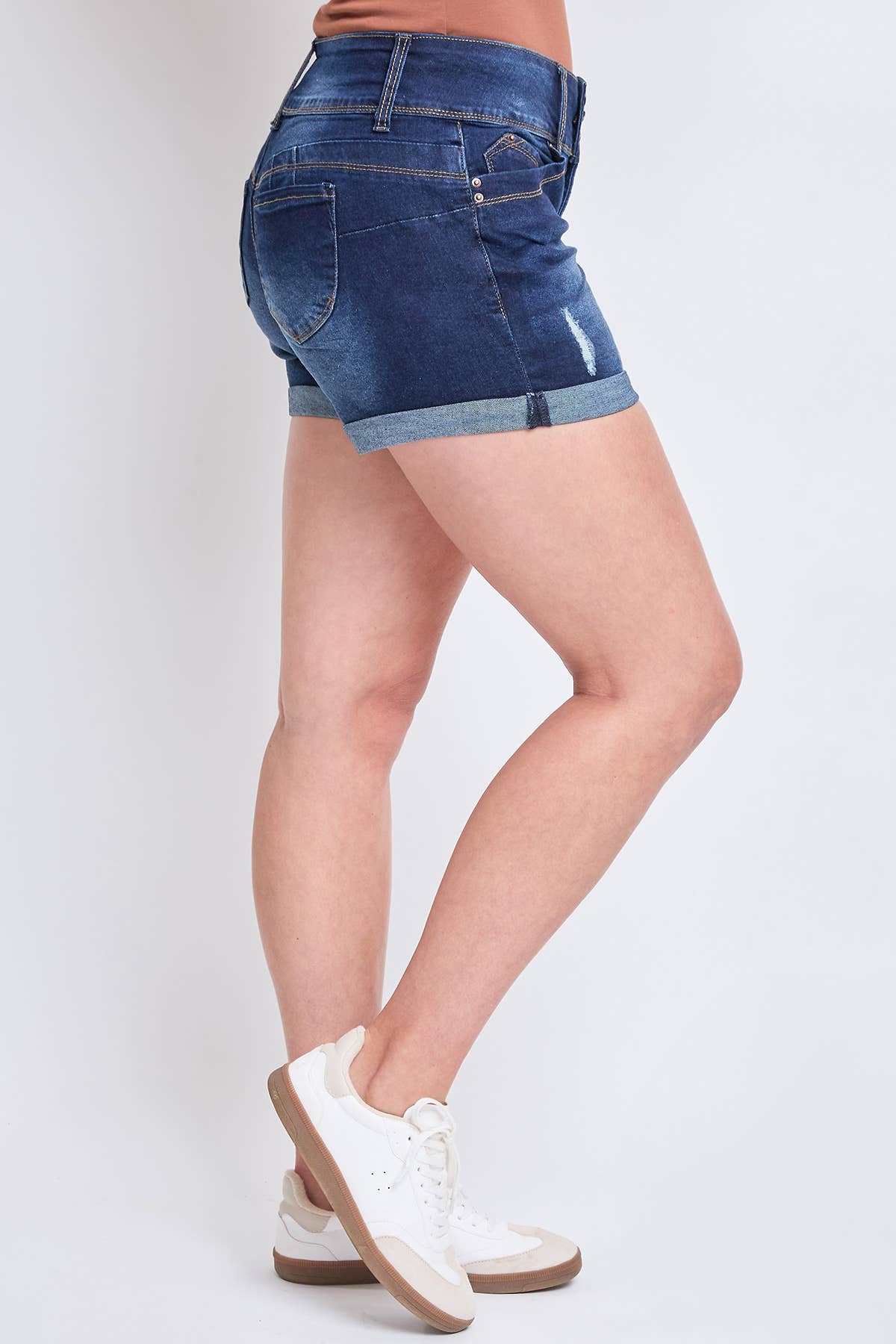 Missy WannaBettaButt 3 Button Cuffed Shorts: 12 / RIPS+WHISKERS S2658